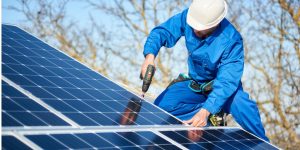 Installation Maintenance Panneaux Solaires Photovoltaïques à Laplume